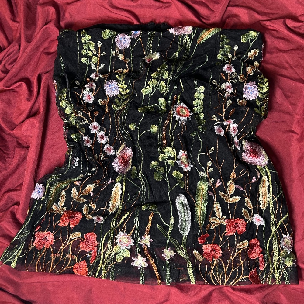 MAHÉE Embroidered Skirt (medium sized)